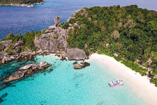 An image featuring stunning landscapes and iconic sites, representing the best travel destinations in the Similan Island.